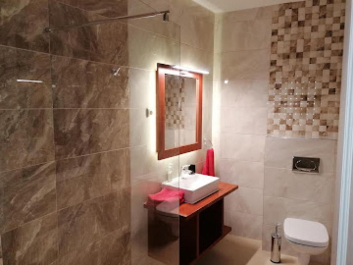 Staff House Bed & Breakfast Nyíregyháza Екстериор снимка