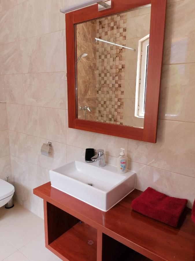 Staff House Bed & Breakfast Nyíregyháza Екстериор снимка