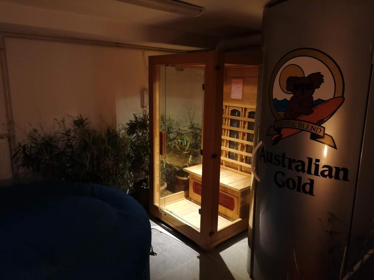 Staff House Bed & Breakfast Nyíregyháza Екстериор снимка